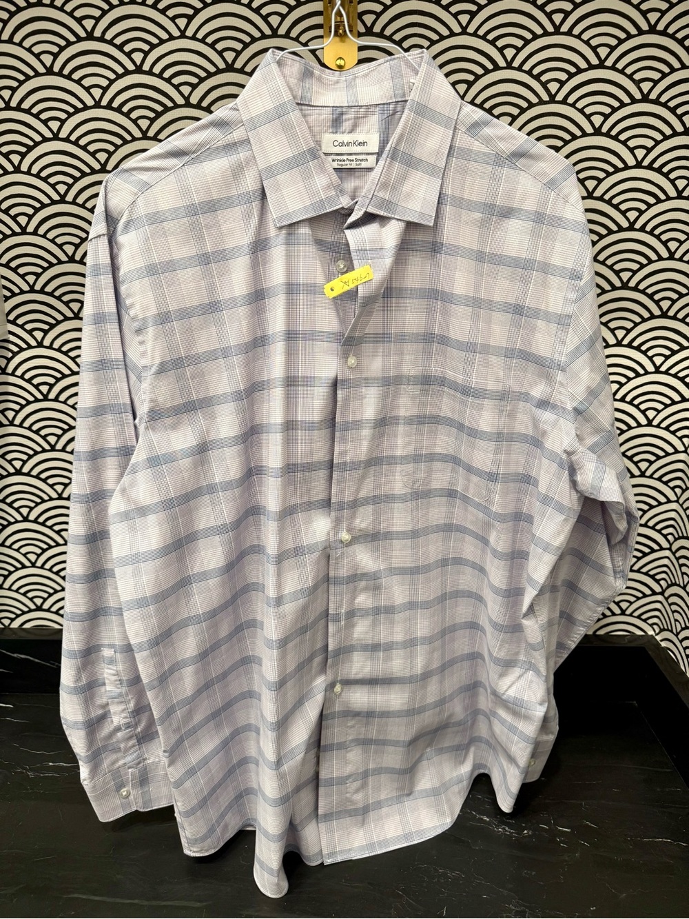 Calvin Klein Men’s Light Plaid Long-Sleeve Dress Shirt XL 17-17.5 / 34-35